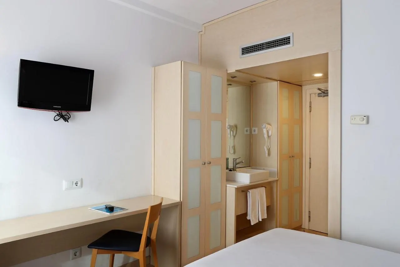 Hotel Guitart Central Park Aqua Resort Lloret de Mar 4*,
